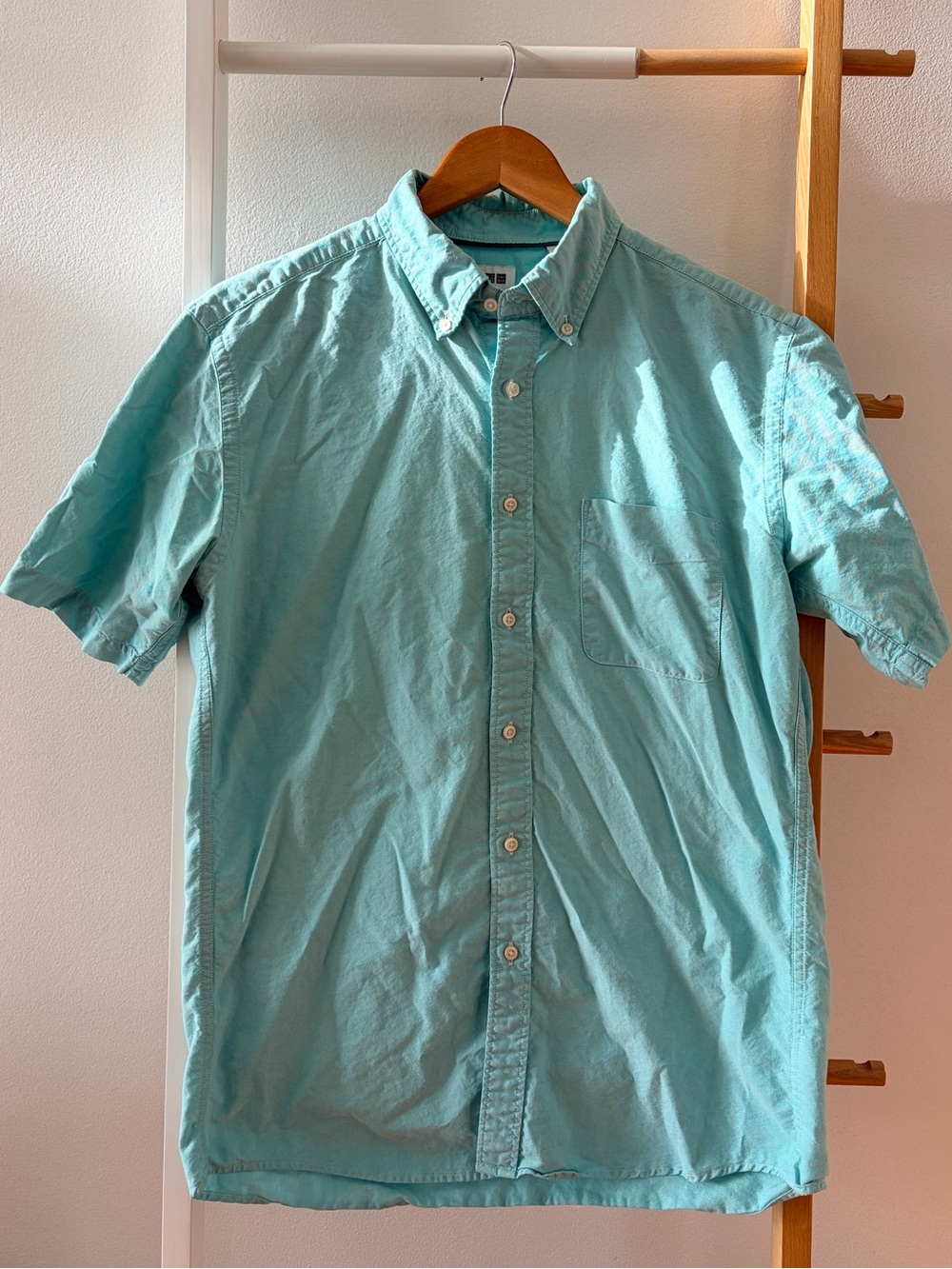 Men’s Uniqlo Short-Sleeve Button-Down Shirt